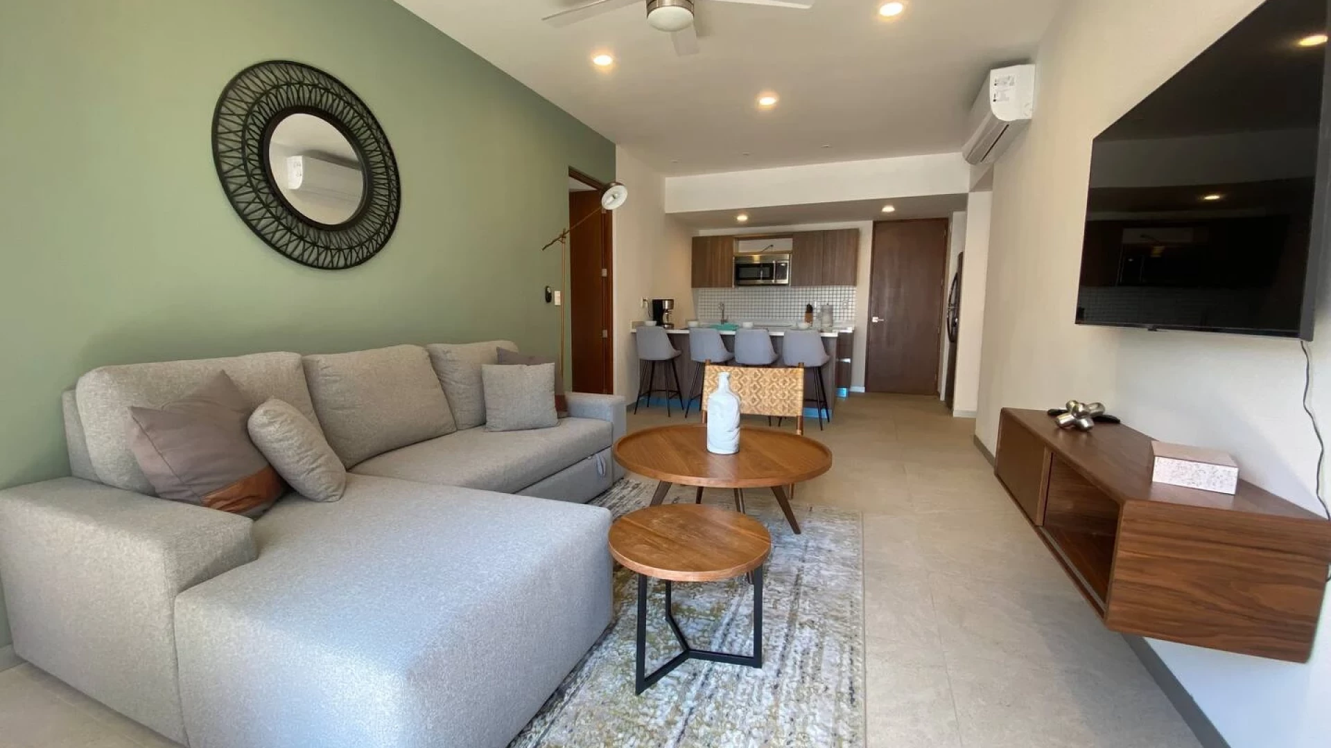 UT A307 - 2 BR 4PAX UT DELUXE APARTMENT