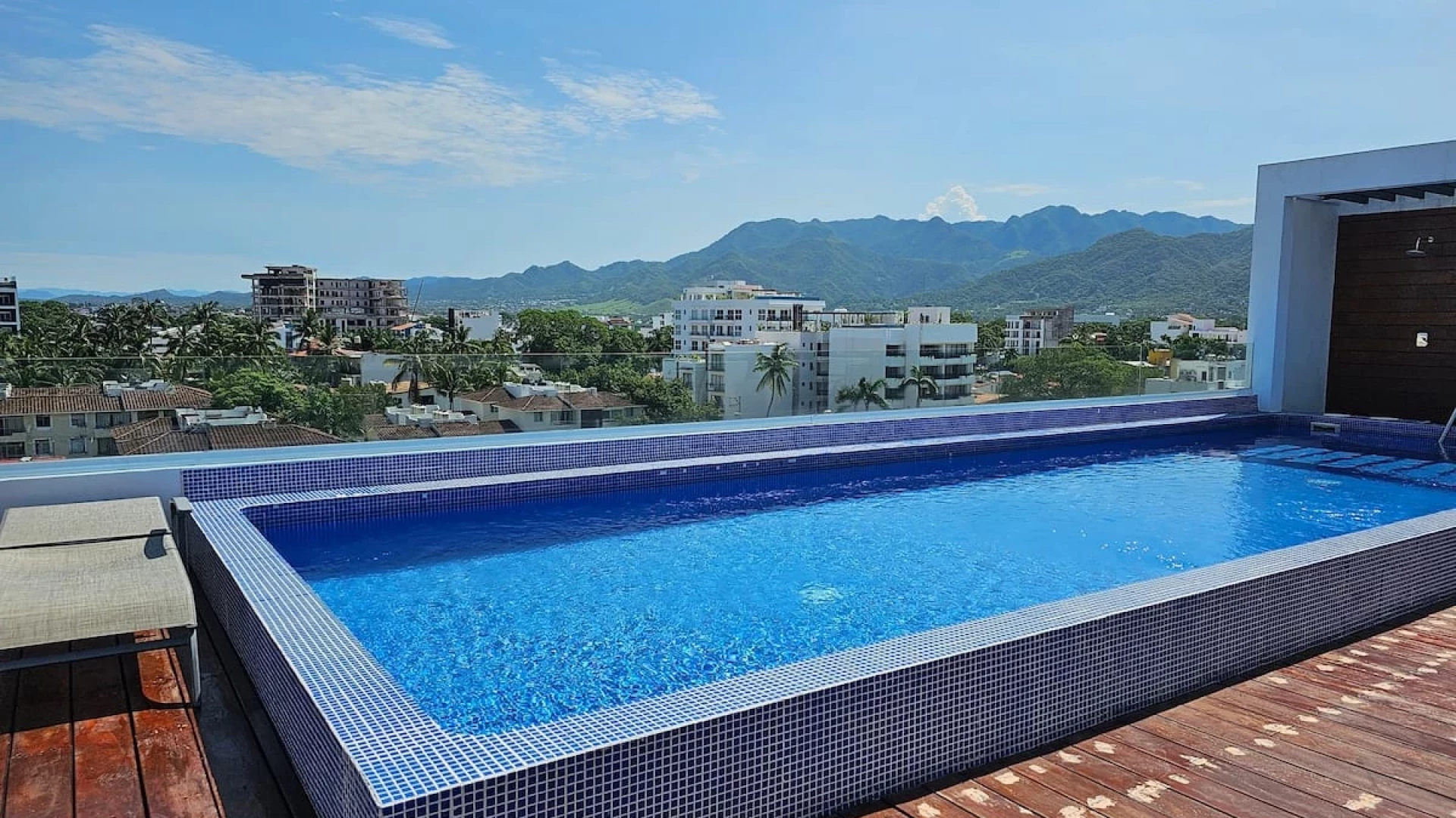 Versalles área, Alberca, Internet Cambria Condo